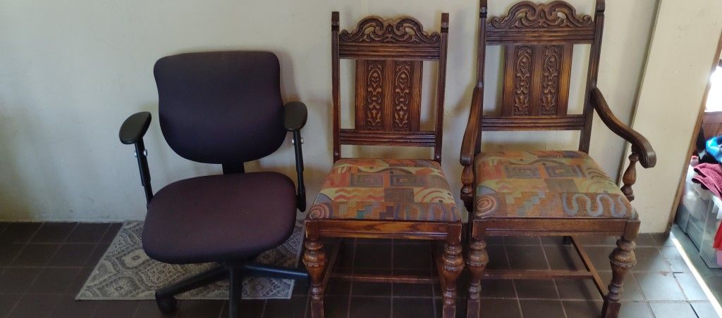 Quality wood chairs + 1 desk chair