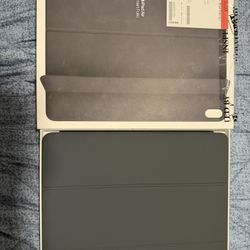 iPad Air 13” Smart Folio Case