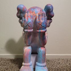 Kaws STATUE 