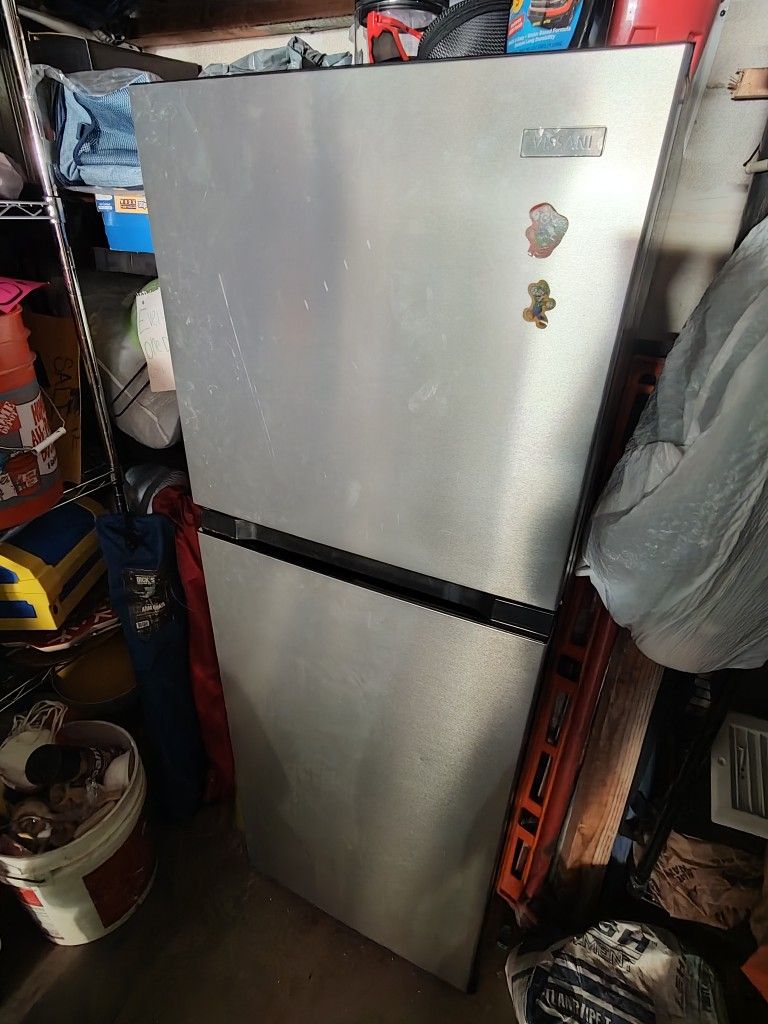 Fridge For Sale Working Good..El Refri Trabaja Mui Bien ,