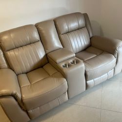 Vendo juego De Sala Reclinable beige Ask For price 
