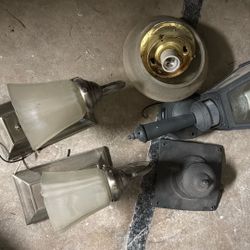 Light Fixtures, 4 Of Them 10 Bucks