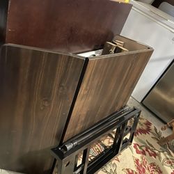 Desk- Wings Are Foldable