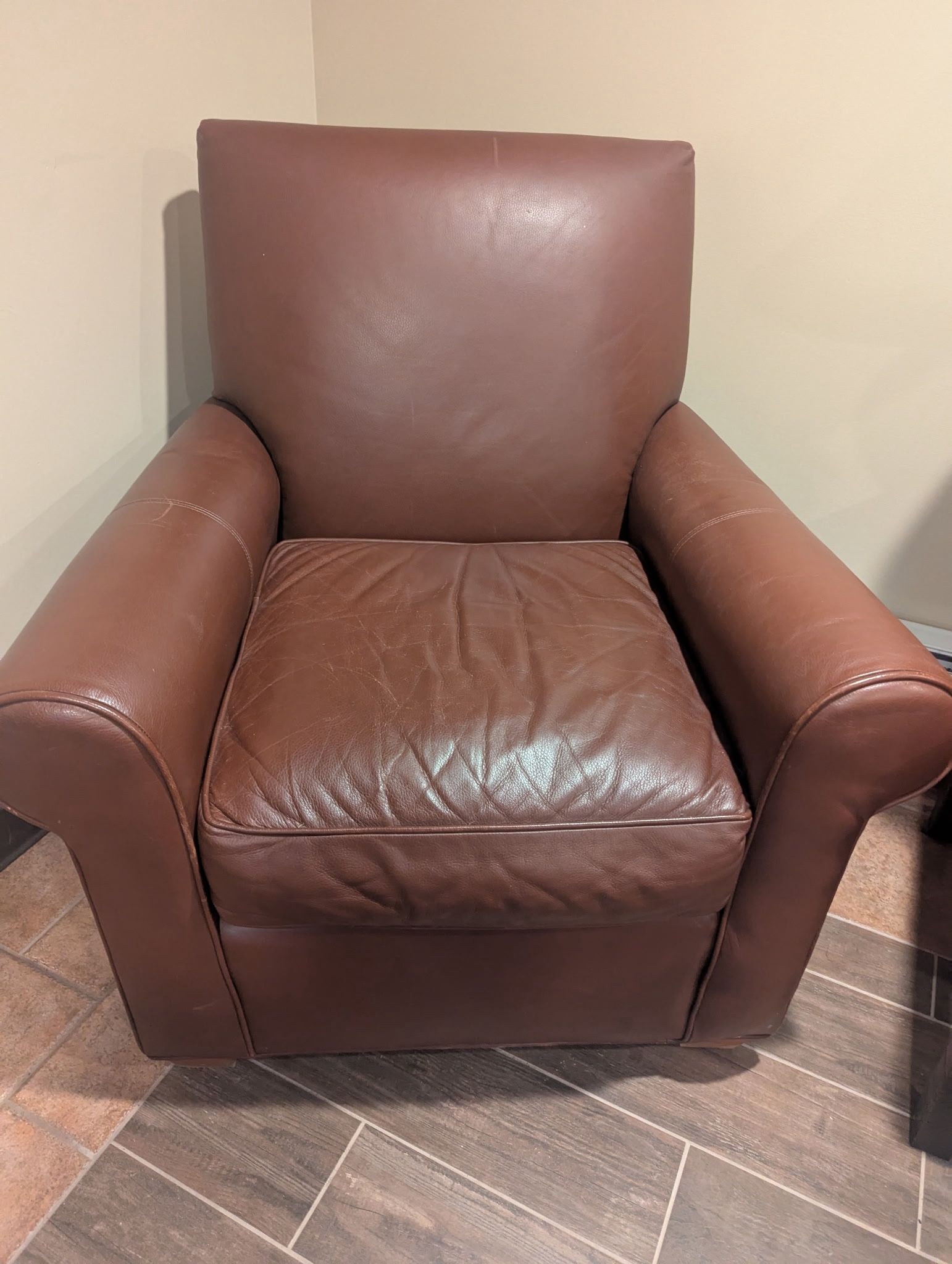 Leather Lounge Chairs 