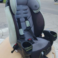 Evenflo Carseat/ Booster Seat