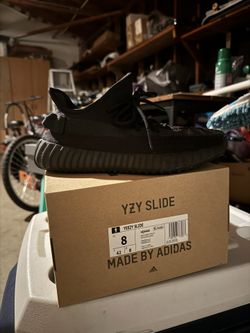 Yeezy 350 V2 Size 8 Onyx
