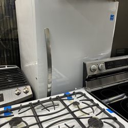 frigidaire  freezer upright 