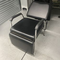 HAIR SALON / SINK & CHAIR / TALL CABNETS 