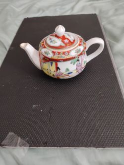 Kutani Tea Pot