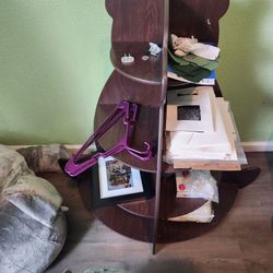 Bear shelf