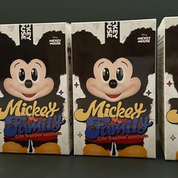 Mickey Family - Cute Together Keycharm 