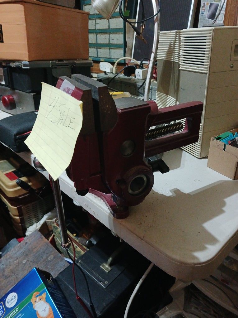 Versatile Vise