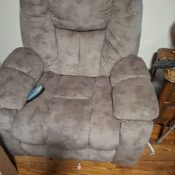 RECLINER ELECTRIC WITH REMOTE $300 OBO