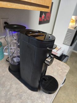 Ninja Pods & Grounds Hot & Iced Single-Serve Coffee Maker, K-Cup Pod Compatible, Rapid Cold Brew