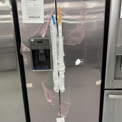 GE 25.3-cu ft Side-by Side Refrigerator with Ice Maker