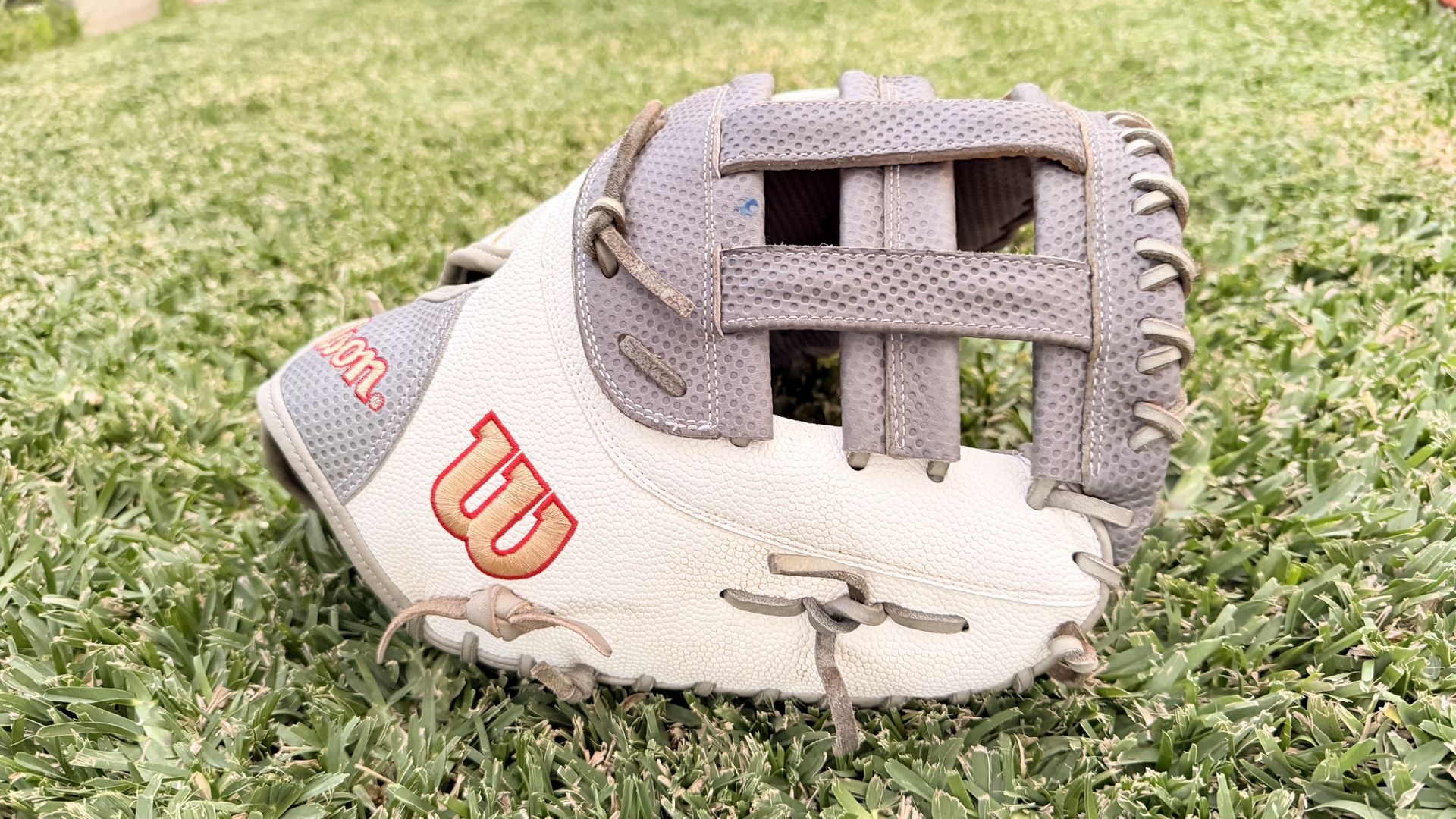 Softball Fastpitch Wilson A2000 First Base Glove