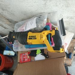 DeWalt Saw