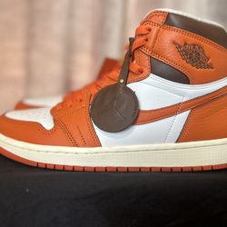 Air Jordan Retro 1 Size 9.5m.  129$ Obo
