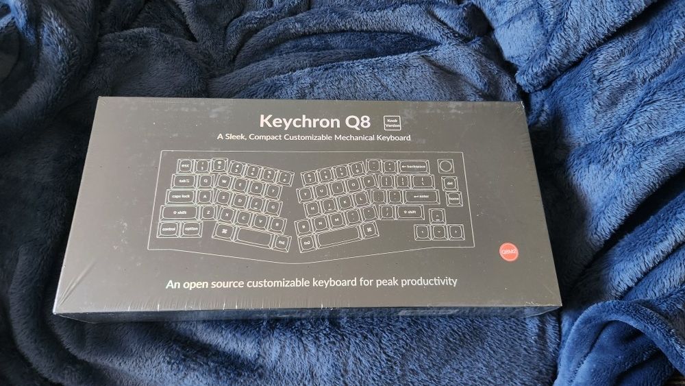 Keychron Q8 Alice Layout 65% Mechanical Keyboard w/Knob - New, Sealed