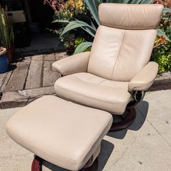 Ekornes Recliner Chair Stressless Reclining Lounge Seat w Ottoman Good Condition 