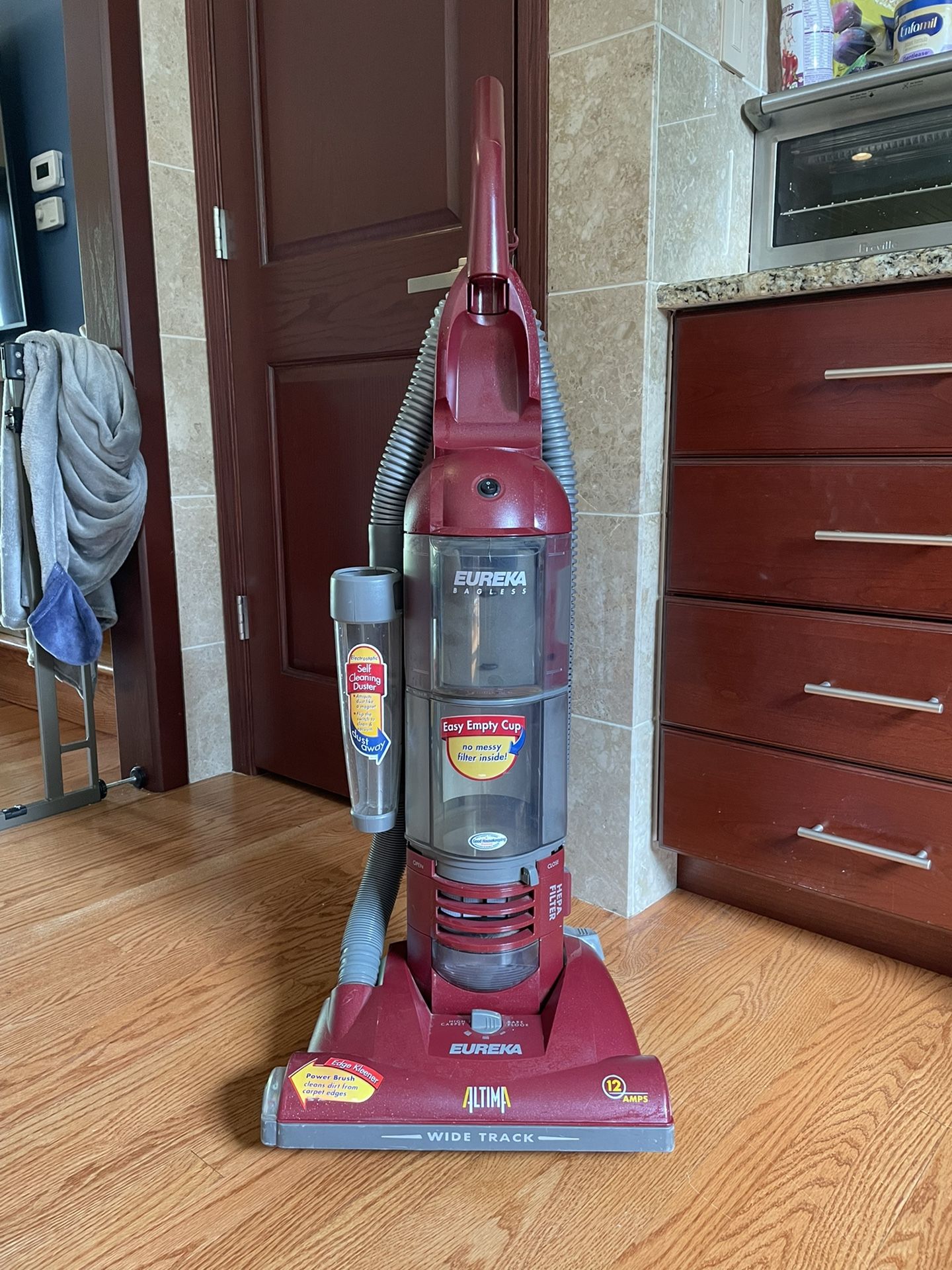 Eureka Altima Bagless Vacuum 