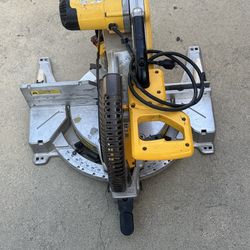 dewalt 12 inch double bevel miter saw