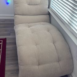 Line. Chaise Lounge