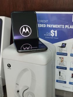 Motorola - razr 6.9" 2024 | $5 Down | Payment plan available