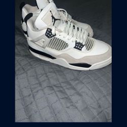 Jordan 4  Military Black 