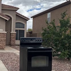 FREE :  Working Stove . Please Come Grab - Gilbert 