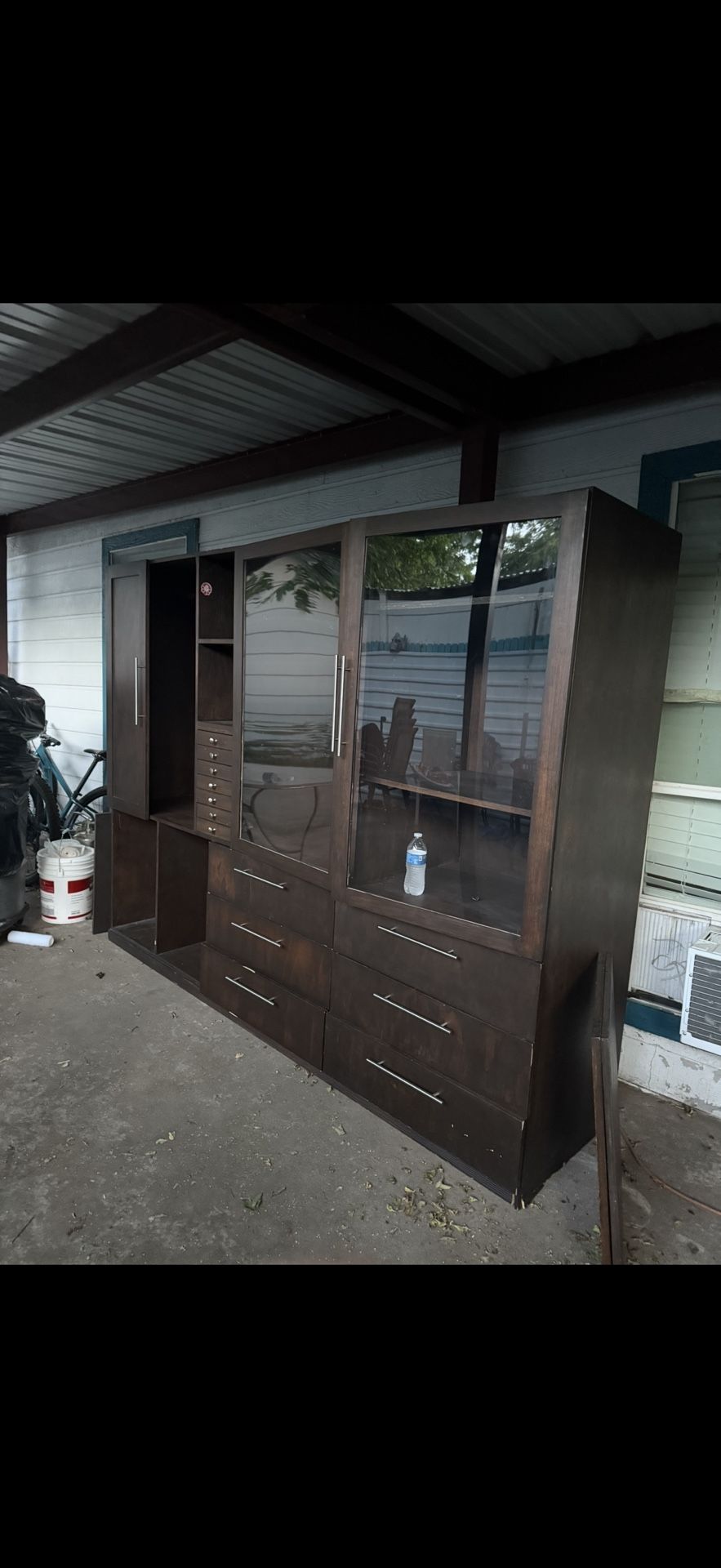Closet/cabinet