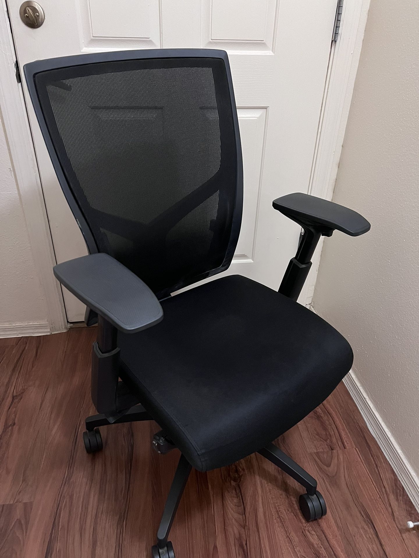 Office Chair - SitOnIt