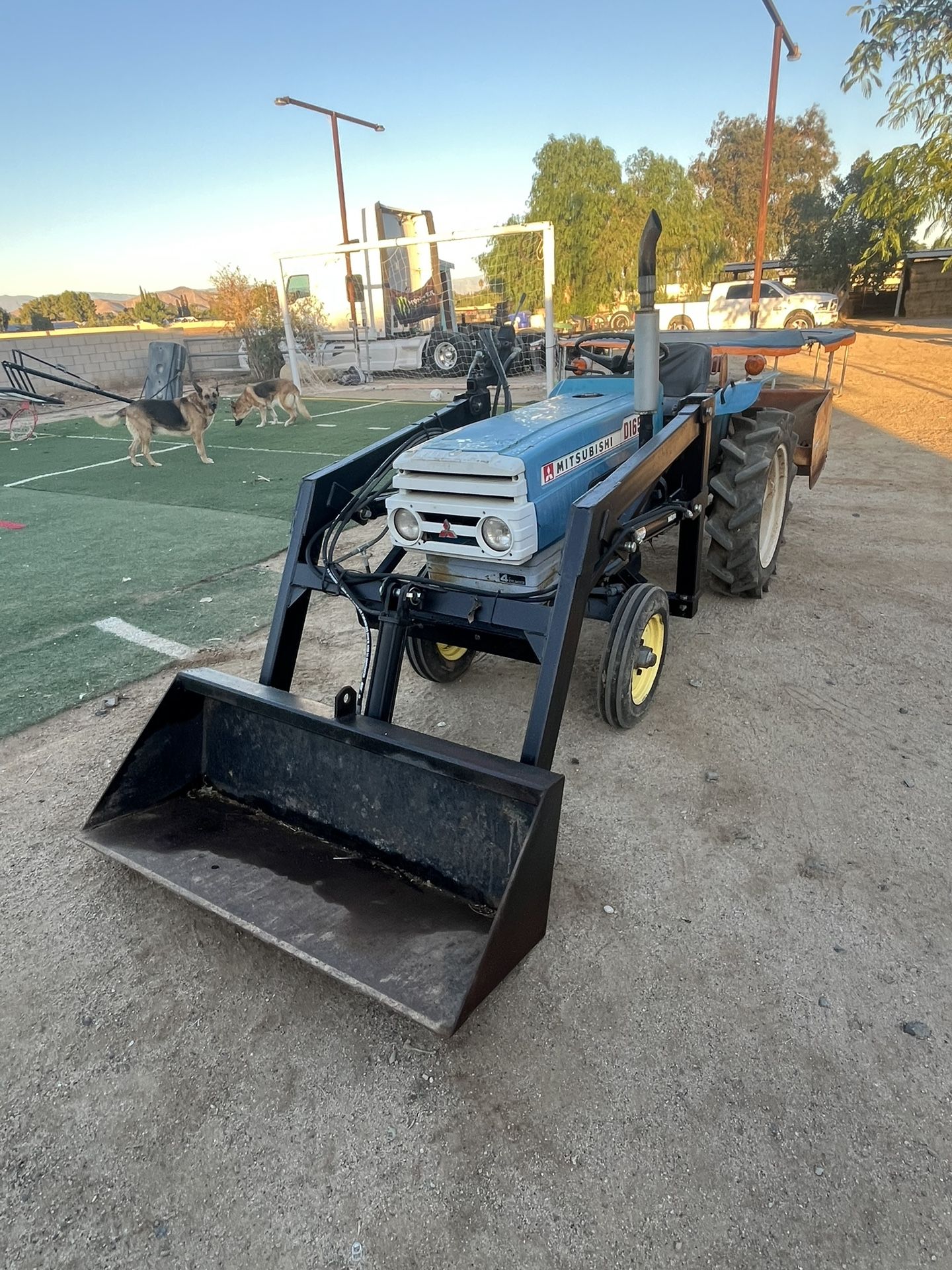 Tractor MITSUBISHI D1650