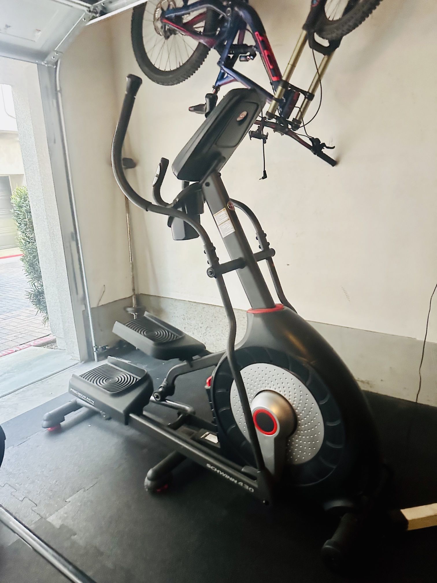 Elliptical 430 Work Out 