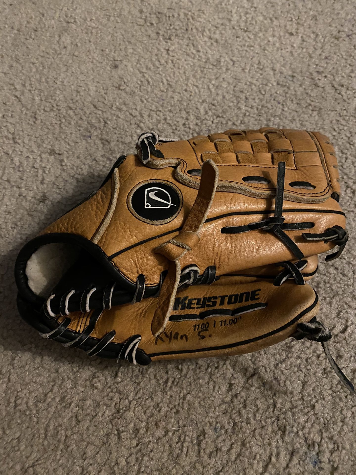 11” Nike Baseball Glove