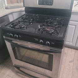 Gas Range Fridigere 