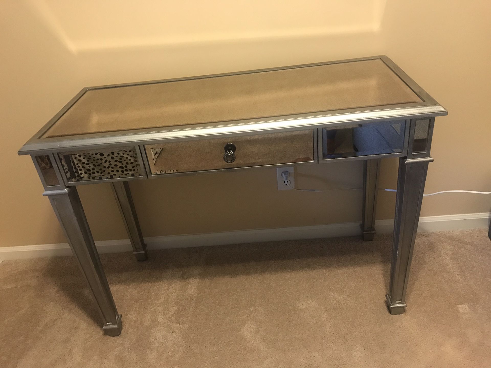 Pier One Hayworth collection Vanity/Desk in Silver/Gray Mirrored Furniture for Sale in Troy, MI
