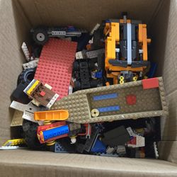 12.8lbs Of Lego Bulk and Possible Sets