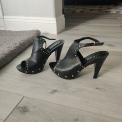 Women Size 7. Fits Like A 7.5 Black Leather Heels