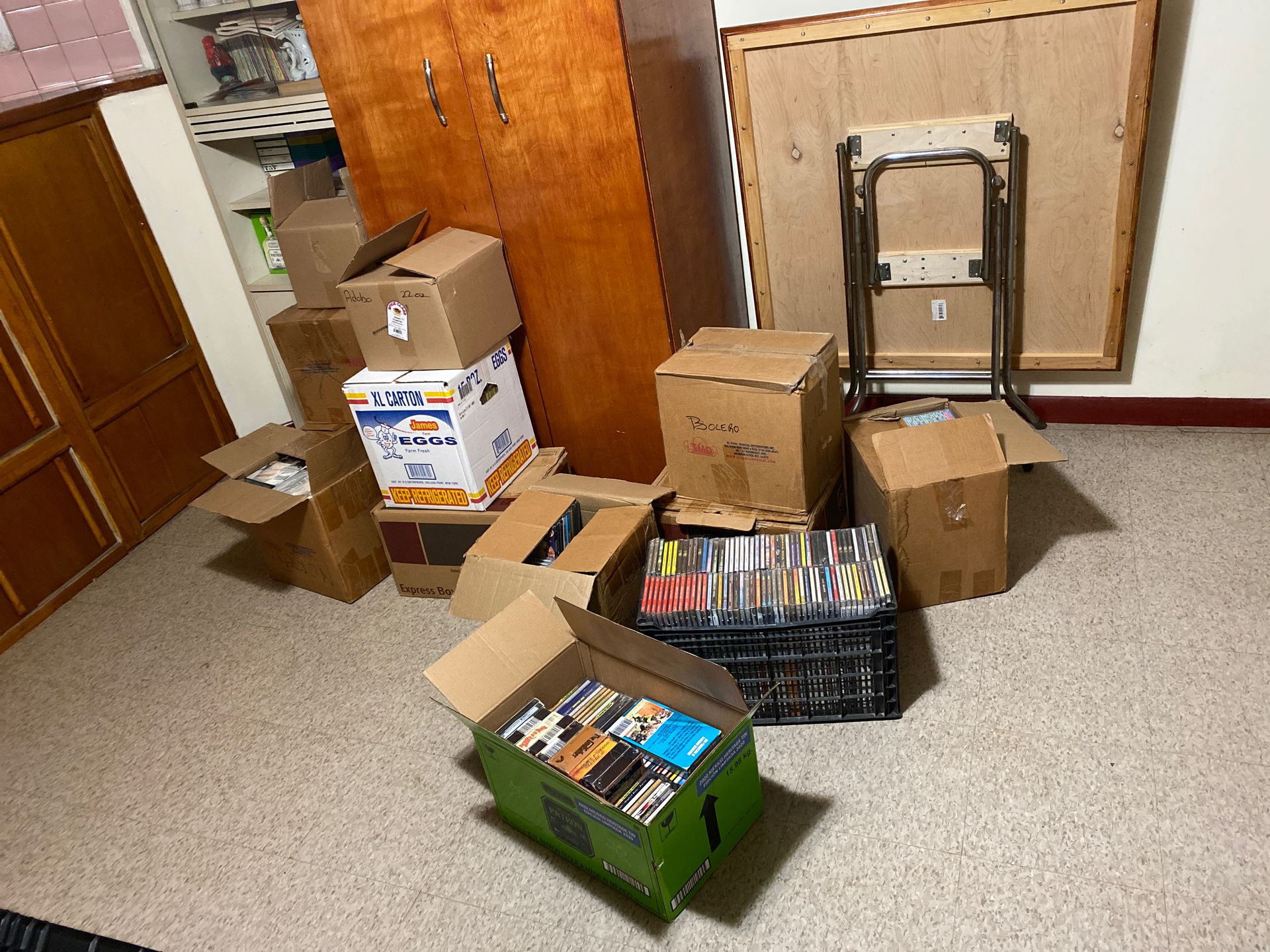 10+ boxes of CDS & DVDS