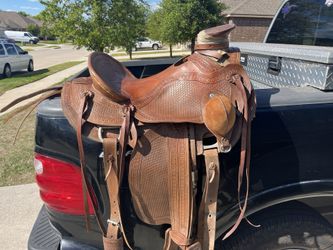 Roping Saddle