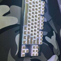 ( Trade For Apex Pro Mini).   ONLY TRADE.          SteelSeries Apex Pro 7 Tkl Compact Gaming Keyboard- Oled Smart Display 