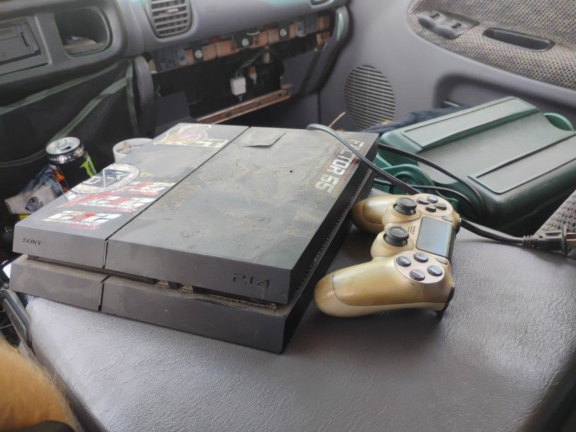 PS4 And Controller