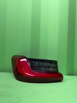 2019 2020 2021 2022 BMW 3 Series 330i 330e M340i M3 Left Driver Side Quarter Panel / Outer Tail Light OEM H3742045110
