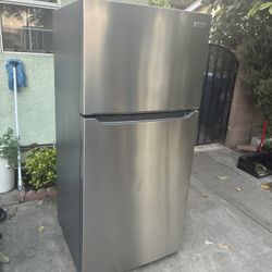 Frigidaire Refrigerator 