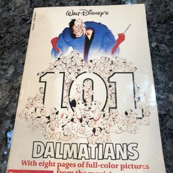 Walt Disney 101 Dalmatians Paperback Book 1991. Preowned.  The cover has minor wear due to age a a crease on the bottom right see pictures.  Smoke fre
