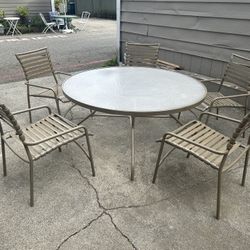 Amazing Patio Set Of Table And 5 Chairs 