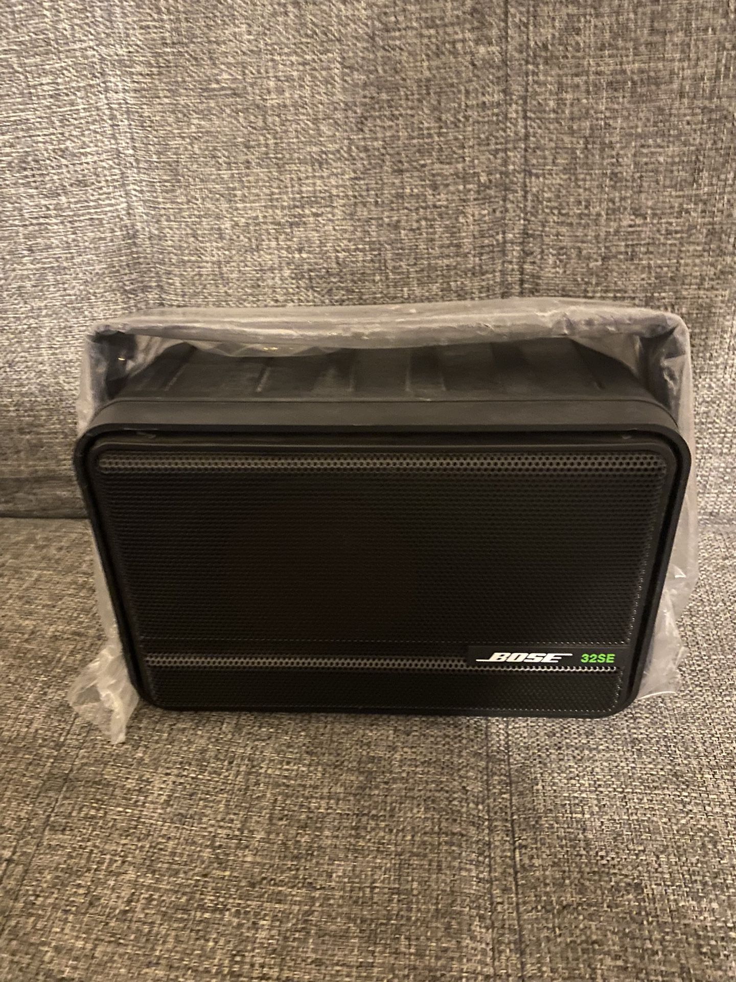 Lot Of 5 Bose 32SE Speakers NEW