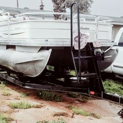 Sun Tracker Bass Buggy 16 Pontoon Boat 