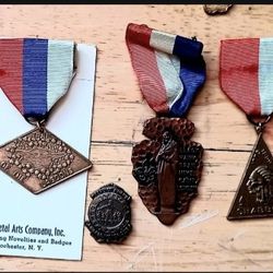 COLLECTOR HISTORICAL MEDALS AND PATCHES BOY SCOUTS 